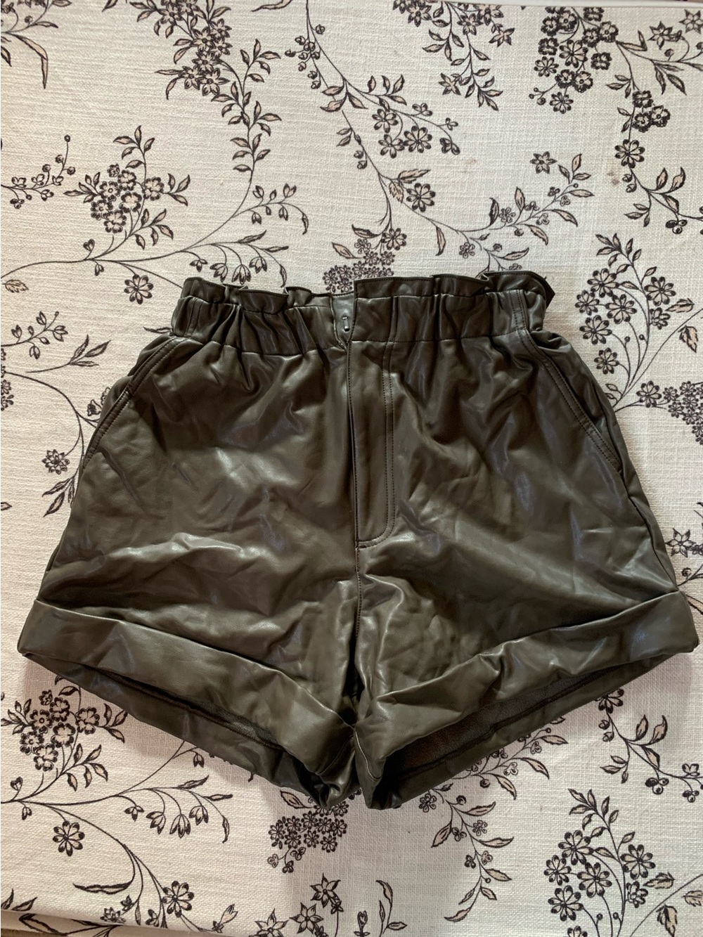 Abercrombie and Fitch High-Waist Faux Leather Women’s Shorts - Olive